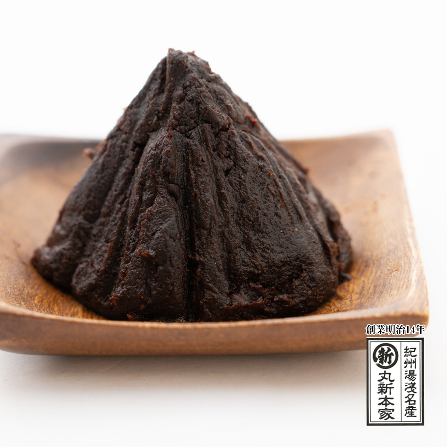 赤味噌（赤みそ）イメージ：丸新本家の天然醸造、原材料は国産でそれぞれの地域で大切に育てられたものです。味噌汁におすすめ。商品の特徴：量り売り1kg袋入り、国産原料使用、麦入り。